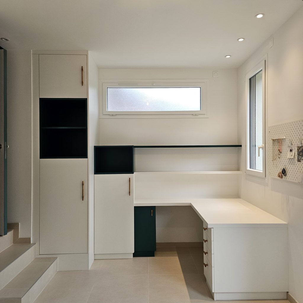 dressing bureau